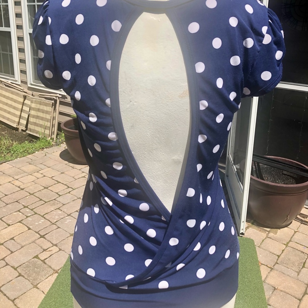 Open Back Top - Picture 2 of 4